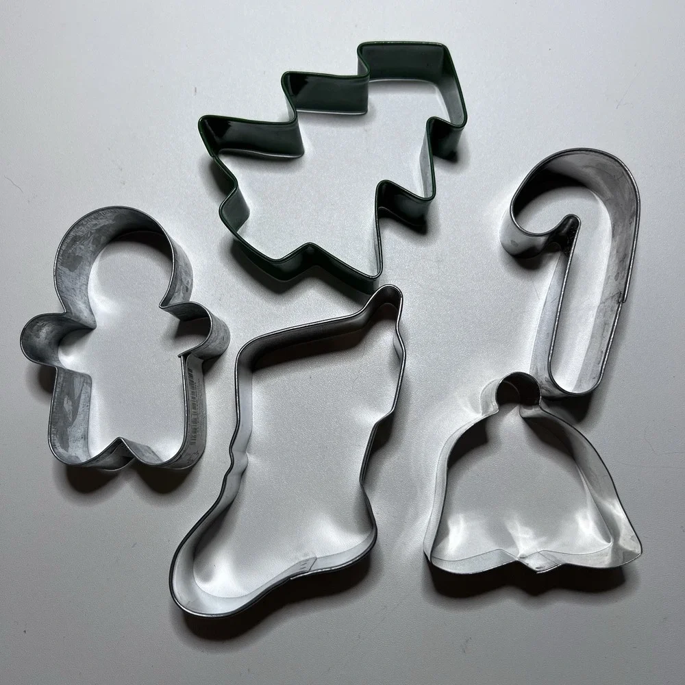 5 Vtg Metal Christmas Cookie Cutters Gingerbread Candy Cane Stocking Bell Tree‎